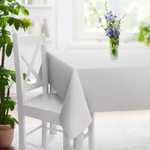 Obrus szyty srebrny z tkaniny welwetowej zaciemniającej w 100%