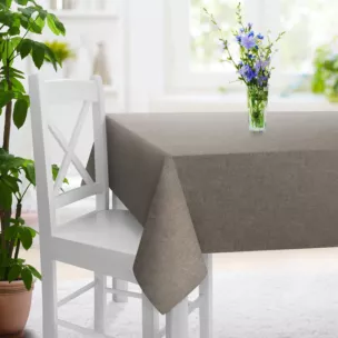 Obrus szyty brązowy z miękkiej w dotyku tkaniny szenilowej