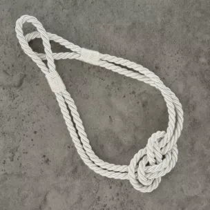 Dekoracyjny sznur do zasłon MOLLY zdobiony węzłem marynarskim