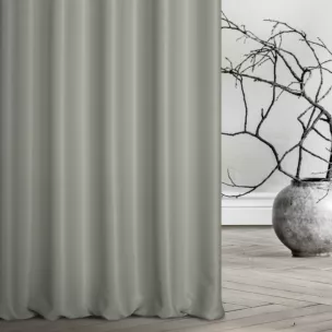 Zasłona szyta na taśmie 5 cm szara z tkaniny trudnopalnej, zaciemniającej, typu blackout