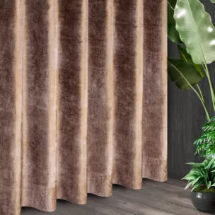 Tkanina zasłonowa gruby welwet,  o miękkiej powierzchni, z błyszczącym przecieranym nadrukiem z kolekcji Eva Minge