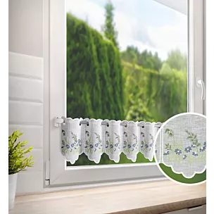 Tkanina firanowa zazdrostka z etaminy zdobiona haftem drobnych kwiatuszków