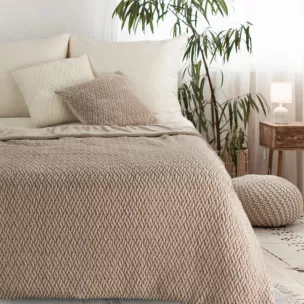 Koc 130x160 cm beżowy z widocznym plecionym splotem KAYLA