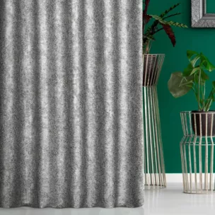 Zasłona szyta na flexach popielato srebrzysta z tkaninay o grubym, naturalnym splocie z delikatnym połyskiem