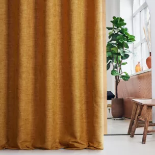 Zasłona szyta na taśmie 5 cm musztardowa z miękkiej tkaniny szenilowej o wyraźnym splocie z efektem melanżu