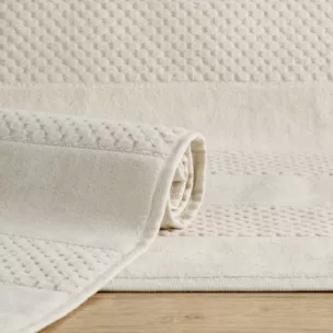 Dywanik łazienkowy JESSI z bawełny zdobiony geometrycznym wzorem