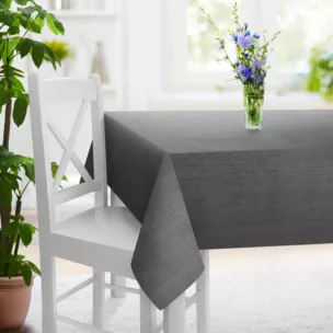 Obrus szyty grafitowy z tkaniny welwetowej w pionowe prążki, wykończona obciążnikiem