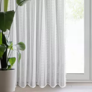 Zasłona biała zdobiona subtelnymi chwostami, ażurowa 140x270 cm taśma ADORA