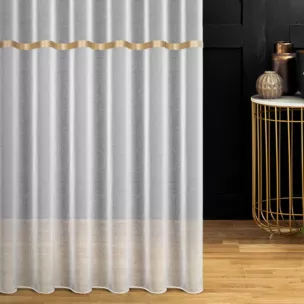 Firana szyta na taśmie 5 cm kremowo złota z delikatnej etaminy, zdobionej pasem, wykończonej obciążnikiem