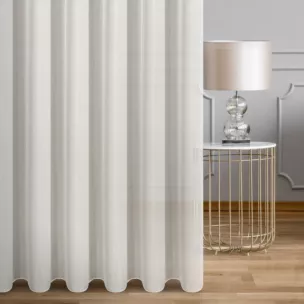 Firana szyta na taśmie 5 cm kremowa z miękkiej w dotyku tkanina w delikatne pionowe prążki, wykończona obciążnikiem