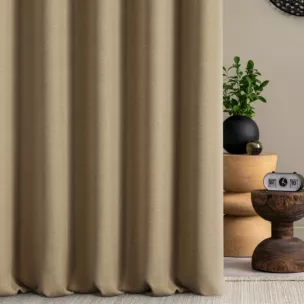 Zasłona szyta na flexach brązowa z tkaniny z jodełkowym wzorem geometrycznym