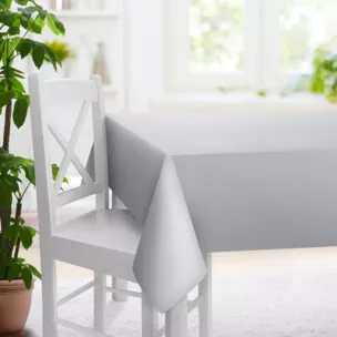 Obrus szyty JULIETT srebrny z eleganckiej połyskującej tkaniny przetykanej lureksową nicią