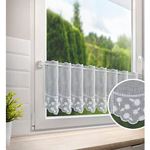 Tkanina firanowa zazdrostka z etaminy zdobiona haftem drobnych kwiatów