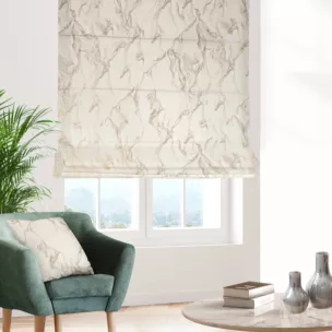 Roleta rzymska kremowo złocista z tkaniny welwetowej ze złotym marmurkowym nadrukiem