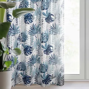 Zasłona biało, granatowa zdobiona egzotycznym nadrukiem z tkaniny typu oxford 140x250 cm przelotka - MALTA