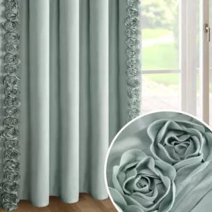Zasłona miętowa z welwetu zdobiona aplikacją 3D róż 140x270 cm taśma - ROSES Eva Minge