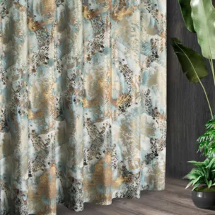 Tkanina zasłonowa z eleganckim ornamentowym wzorem