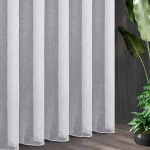 Tkanina firanowa z połyskującej siateczki z moherową nicią wykończona obciążnikiem