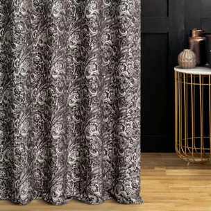 Zasłona szyta na taśmie 5 cm czarno popielata z miękkiej tkaniny szenilowej z ornamentowym wzorem