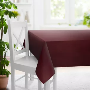 Obrus szyty bordowy z jednokolorowej gładkiej tkaniny
