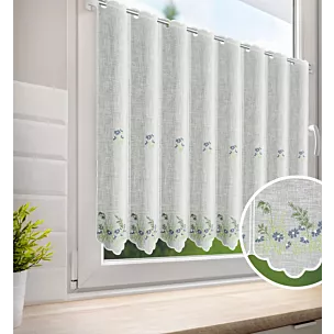 Tkanina firanowa zazdrostka z etaminy zdobiona haftem drobnych kwiatuszków