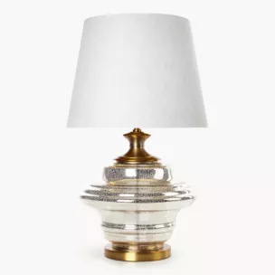 Lampa stołowa do salonu biało, złota AMARI zdobiona szklaną podstawą i lekko szenilowym abażurem