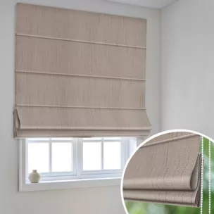 Roleta rzymska jasnobrązowa z miękkiej, matowej tkaniny w stylu eko o naturalnym splocie