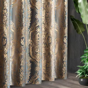 Tkanina zasłonowa gruba, miękka w dotyku, welwetowa, ze złotym ornamentowym nadrukiem