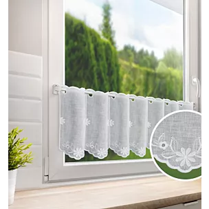 Tkanina firanowa zazdrostka z etaminy zdobiona haftem kwiatuszków