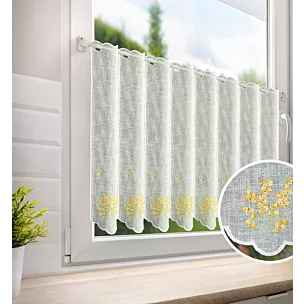 Tkanina firanowa zazdrostka z etaminy zdobiona kolorowym haftem