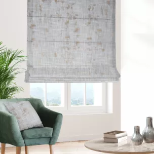 Roleta rzymska naturalno złocista z tkaniny o naturalnym splocie, zdobiona błyszczcącym nadrukiem Italissima Eva Minge