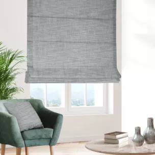 Roleta rzymska srebrno popielata z tkaniny w stylu eko o naturalnym splocie, z efektem melanżu, wykończona obciążnikiem