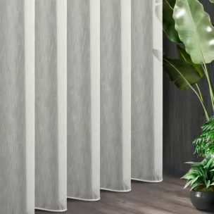 Tkanina firanowa gładka, matowa, uniwersalna baza, półprzezroczysta, o ozdobnym splocie, wykończona obciążnikiem