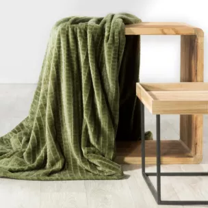 DESIGN 91 Koc CINDY 2 miękki i miły w dotyku z wytłaczanym wzorem w kosteczkę