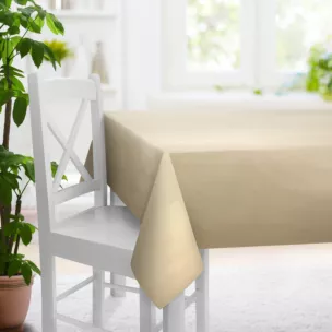 Obrus szyty beżowy z jednokolorowej gładkiej tkaniny