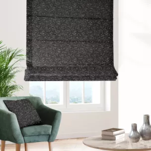 Roleta rzymska czarno srebrna z miękkiej tkaniny szenilowej przetykanej błyszczącą nicią Italissima Eva Minge