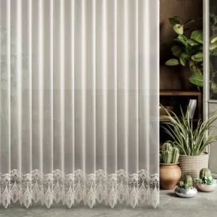 Firana szyta na taśmie 5 cm kremowa z matowej markizety ozdobionej aplikacją w duży fantazyjny wzór