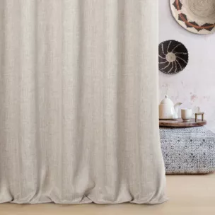 Zasłona szyta na taśmie 5 cm beżowa z matowej tkaniny o grubym splocie z efektem melanżu