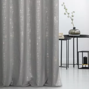 Zasłona szyta na taśmie 5 cm popielato złocista z miękkiej tkaniny o strukturze weluru z połyskliwym nadrukiem