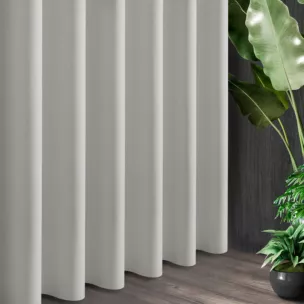 Tkanina zasłonowa zdobiona drobnym strukturalnym wzorem