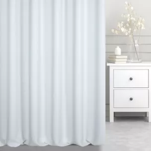 Zasłona szyta na taśmie 5 cm jasnosrebrna z gładkiej tkaniny typu blackout