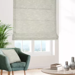 Roleta rzymska naturalna z matowej luźnotkanej tkaniny z efektem melanżu, wykończona obciążnikiem