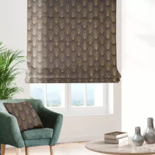 Roleta rzymska granatowo złota z tkaniny, z geometrycznym wzorem, z dodatkiem połyskującej nici