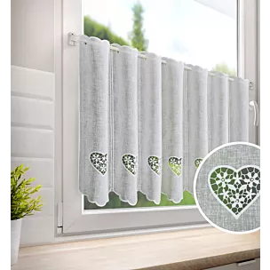 Tkanina firanowa zazdrostka z etaminy zdobiona haftowanymi ażurowymi sercami