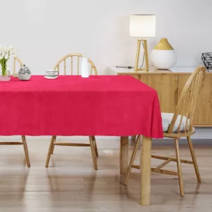 Obrus szyty DORA - HIT amarantowy z miękkiej tkaniny o welurowej strukturze