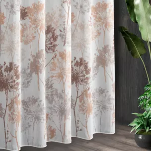 Tkanina firanowa matowy batyst, z malarskim kwiatowym nadrukiem, półtransparentny, wykończony obciążnikiem