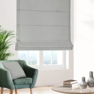 Roleta rzymska popielata z tkaniny blackout zaciemniającej w 100% o naturalnej strukturze