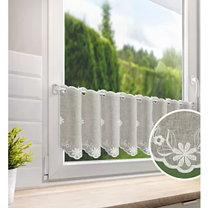 Tkanina firanowa zazdrostka z etaminy zdobiona haftem kwiatuszków