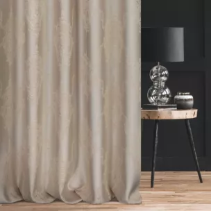 Zasłona szyta na taśmie 5 cm jasnobeżowa z eleganckiej tkaniny w duży ornamentowy wzór