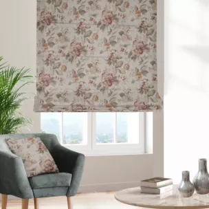 Roleta rzymska kremowo ceglasta z tkaniny z dodatkiem bawełny i nici metalicznej, o wzorze w kwiaty, zawiera 20% bawełny